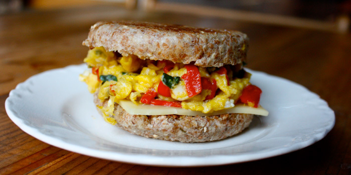 Mozzarella-and-Egg-White-Breakfast-Sandwich-Header_lrgkde